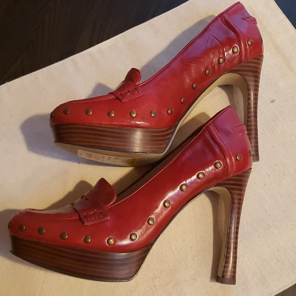 Enzo Angeolini Eabalinia Red Leather Pumps Size 6.5  NWT - Picture 2 of 5